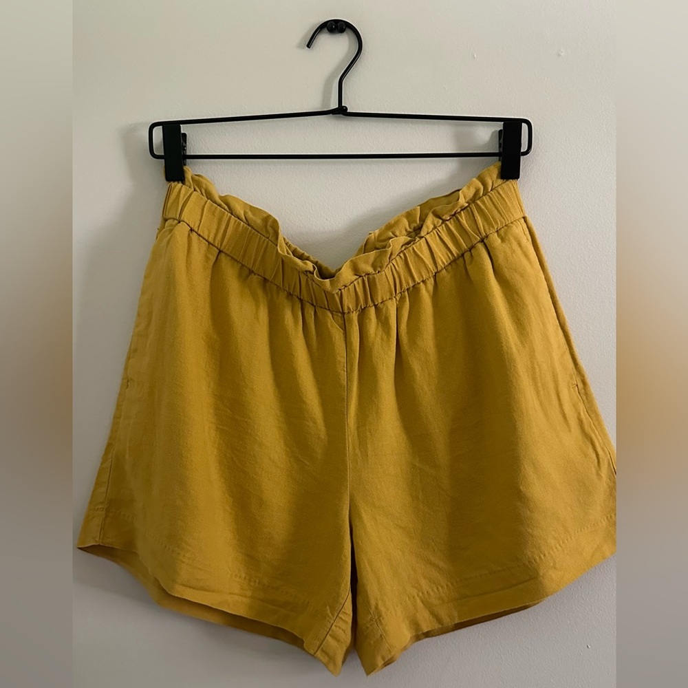 Banana Republic Linen-Blend Shorts